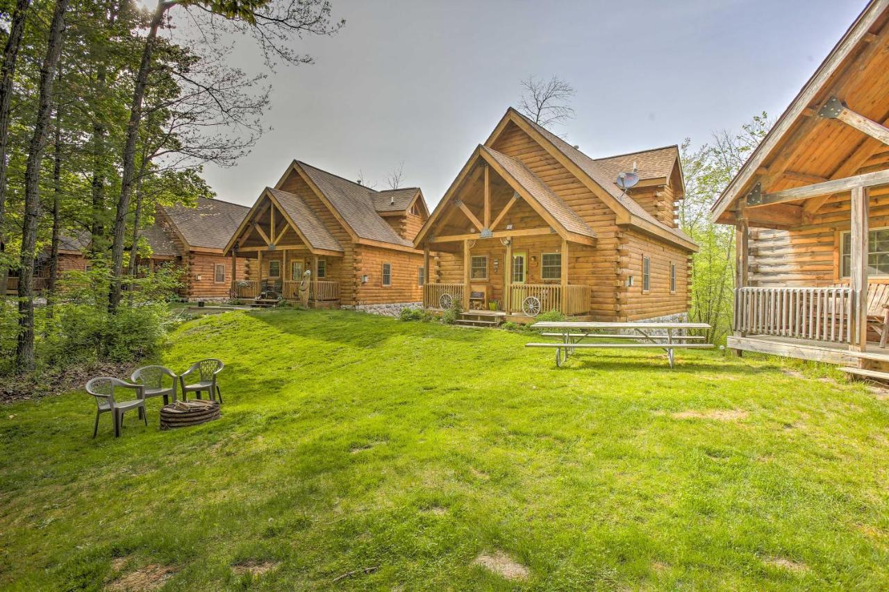 Resort Cabin With Fire Pit Golf, Hike And Play! Rothbury Exterior foto