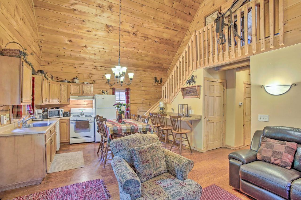 Resort Cabin With Fire Pit Golf, Hike And Play! Rothbury Exterior foto